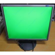 Монитор 19" Samsung SyncMaster 943N на экране малозаметные царапинки (Измайлово)